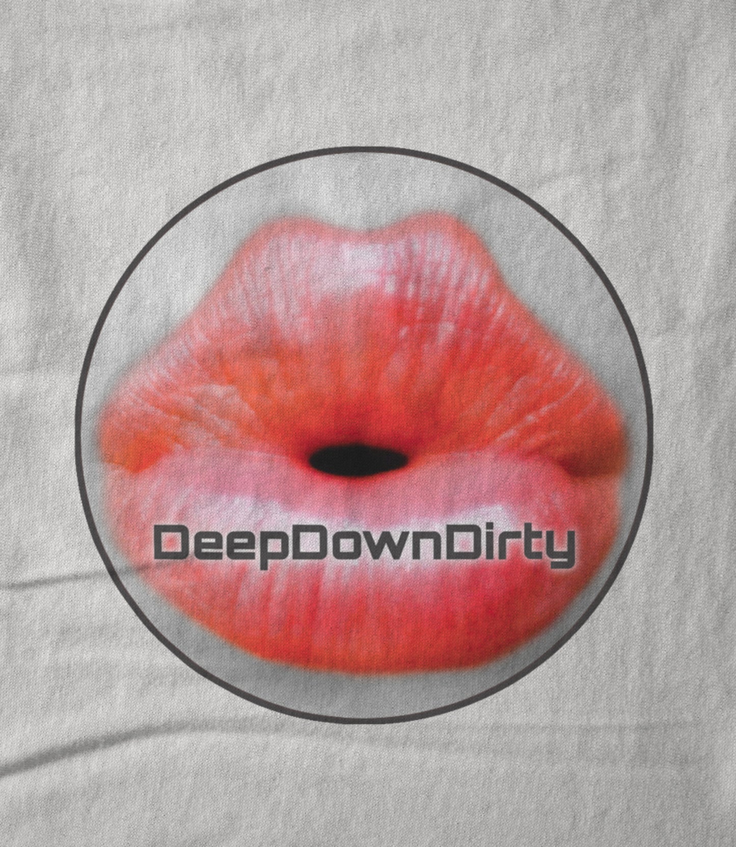 Classic Lips Round Women's T-shirt