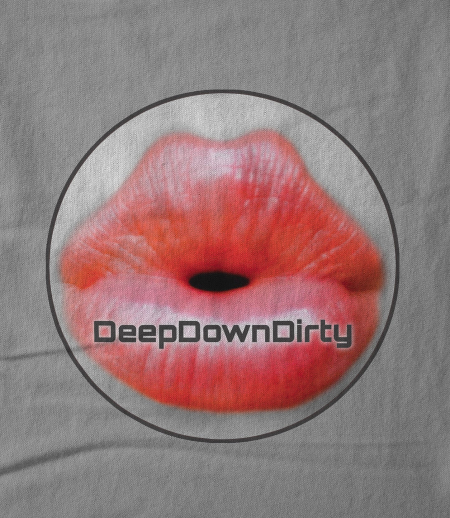 Classic Lips Round Women's T-shirt