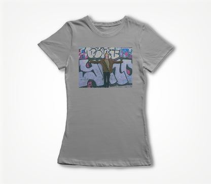 Be Women's T-shirt