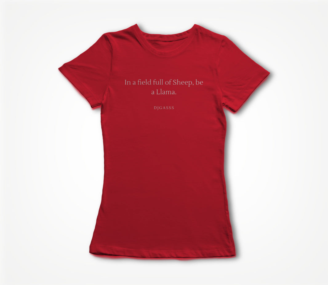 Be a Llama red Women's T-shirt